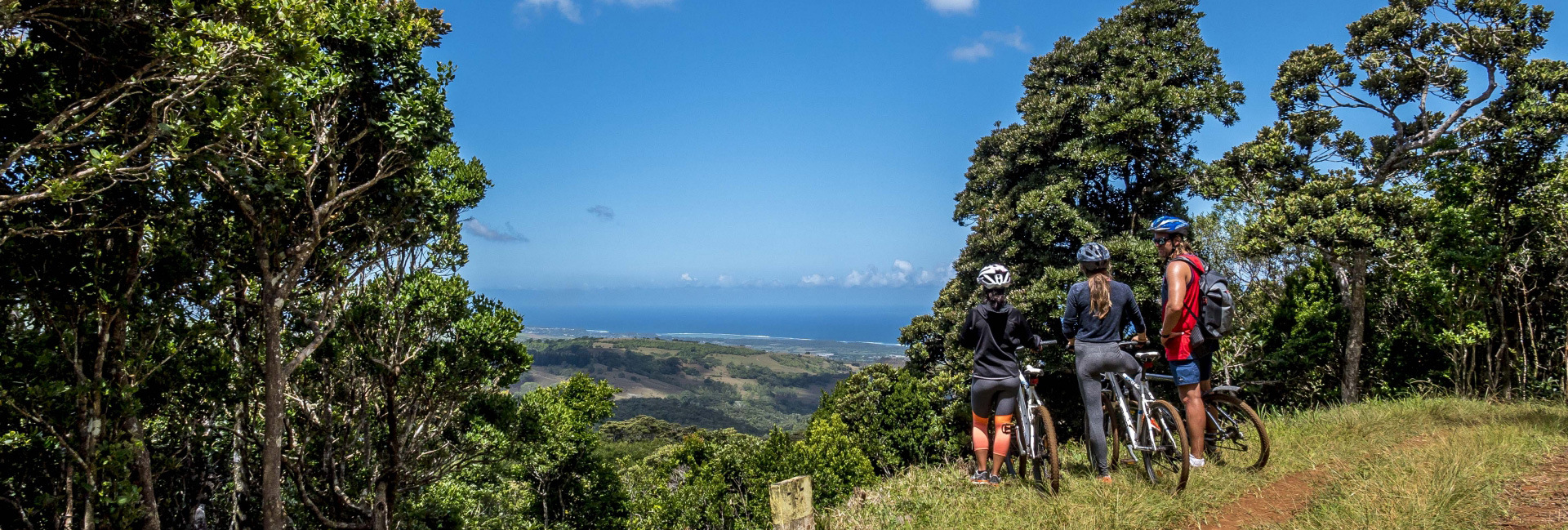 down-hill-mountain-biking-chamarel-mauritius